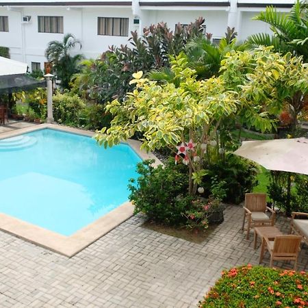 Red Knight Gardens Hotel Davao City Buitenkant foto