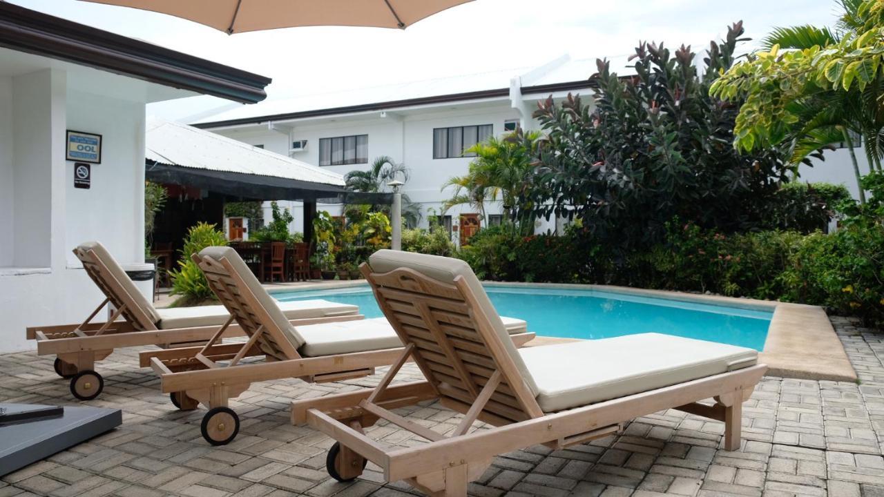 Red Knight Gardens Hotel Davao City Buitenkant foto