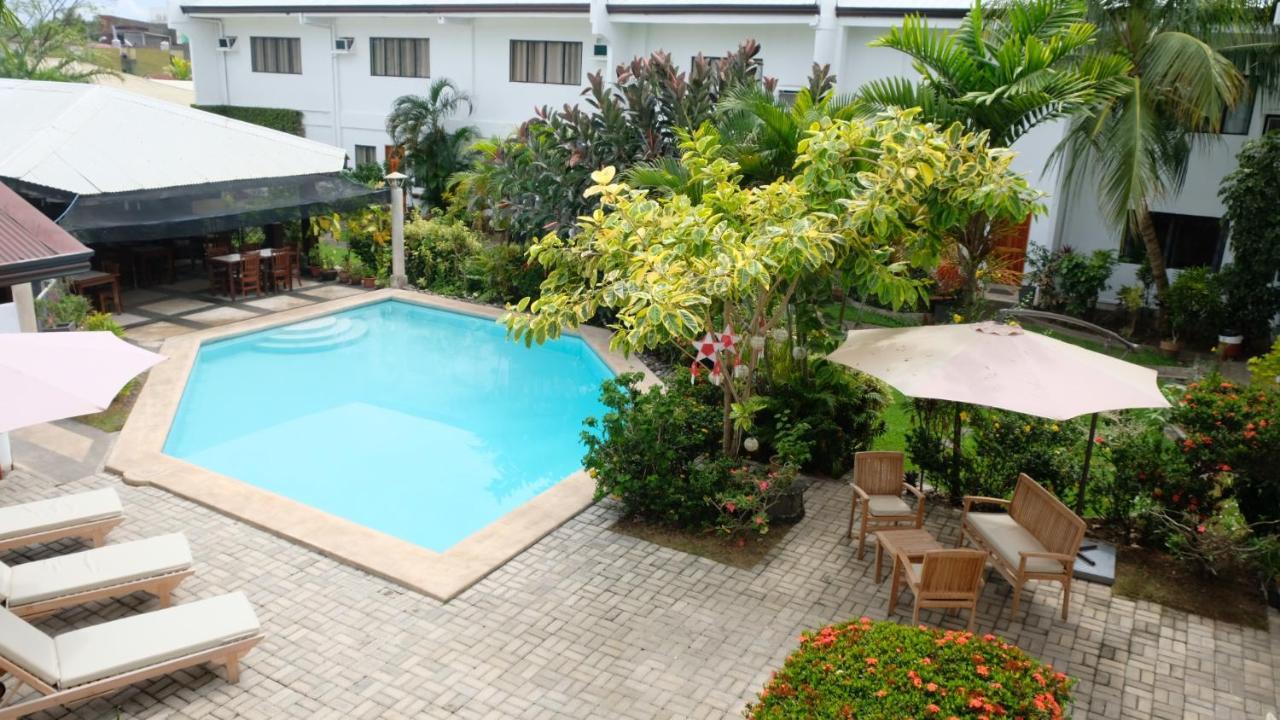 Red Knight Gardens Hotel Davao City Buitenkant foto
