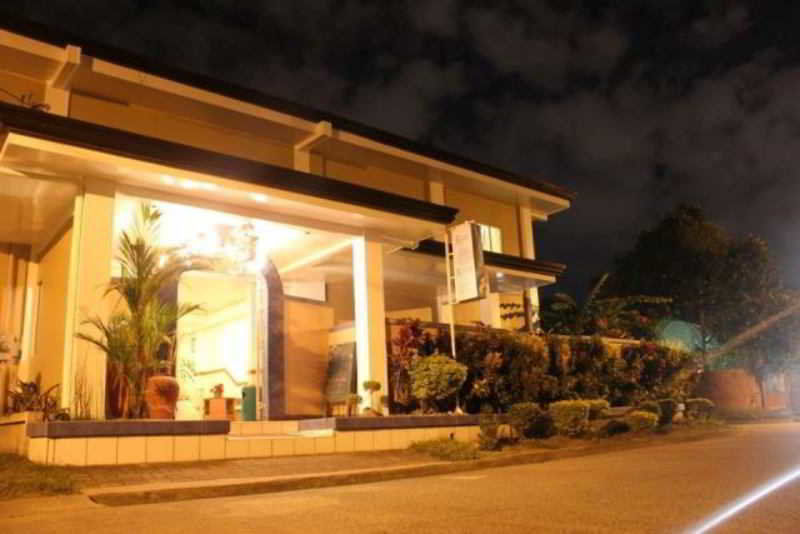 Red Knight Gardens Hotel Davao City Buitenkant foto