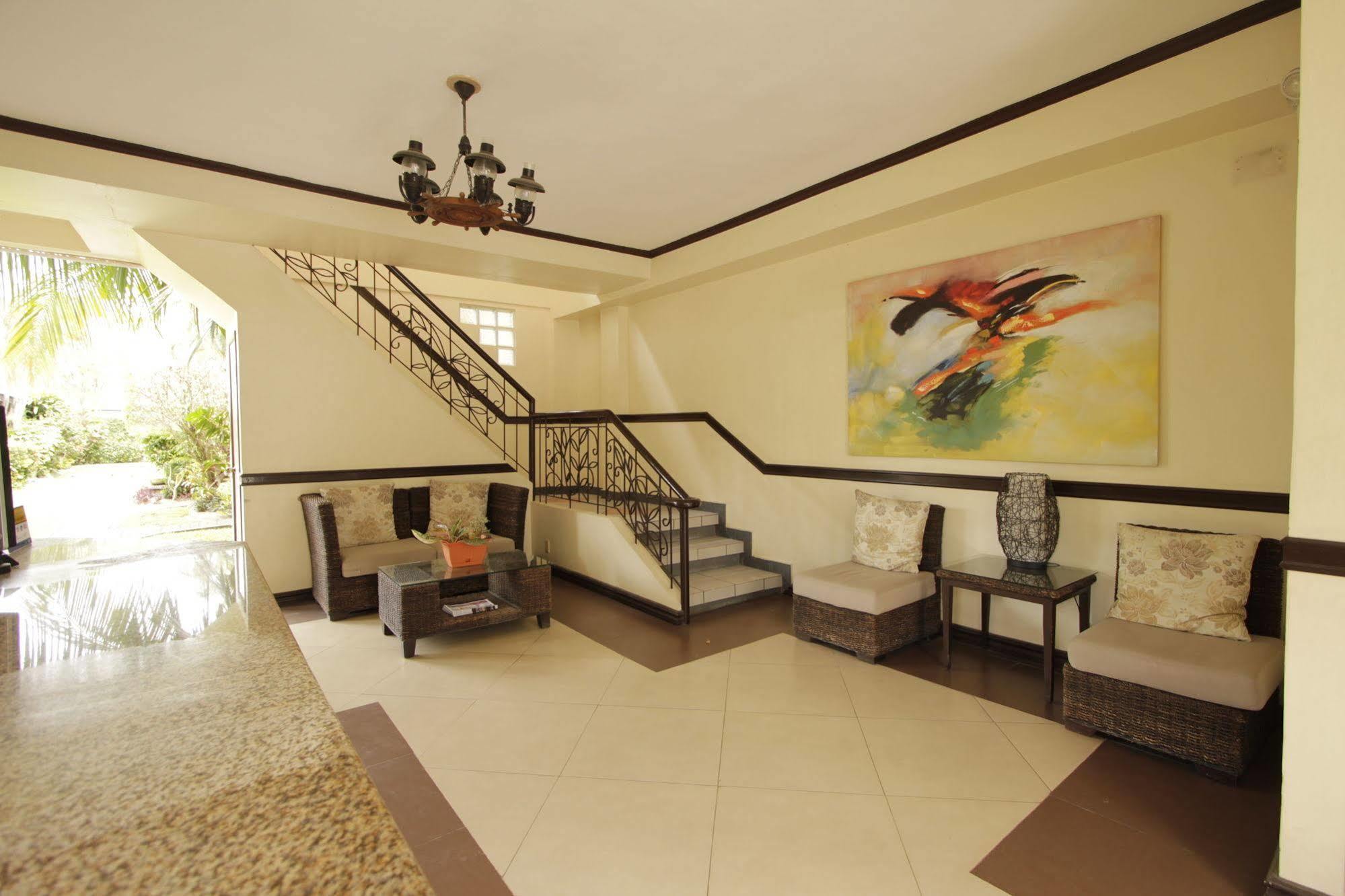 Red Knight Gardens Hotel Davao City Buitenkant foto
